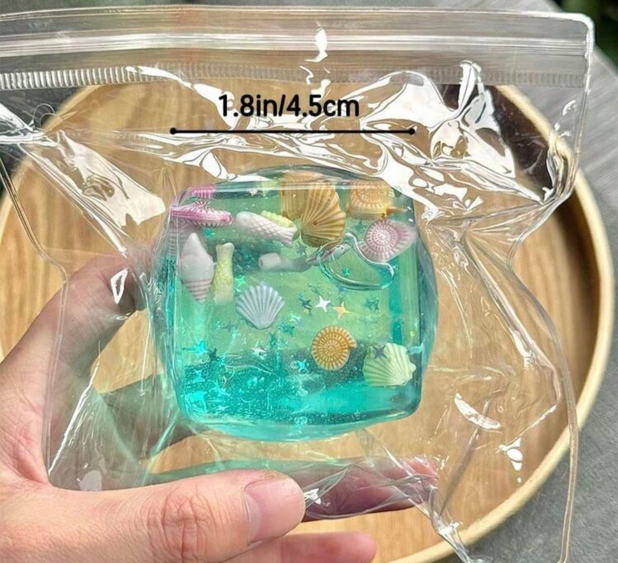 Glow in the dark beach seashell squishy