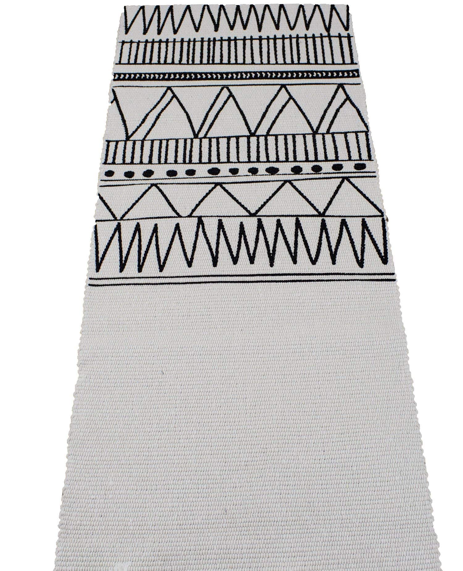 Fennco Styles Ivory Boho Tribal Textured Table Runner with Tassels - Woven Diamond Cotton Blend Table Cover for Boho Décor, Dining Table, Banquets, Family Gatherings