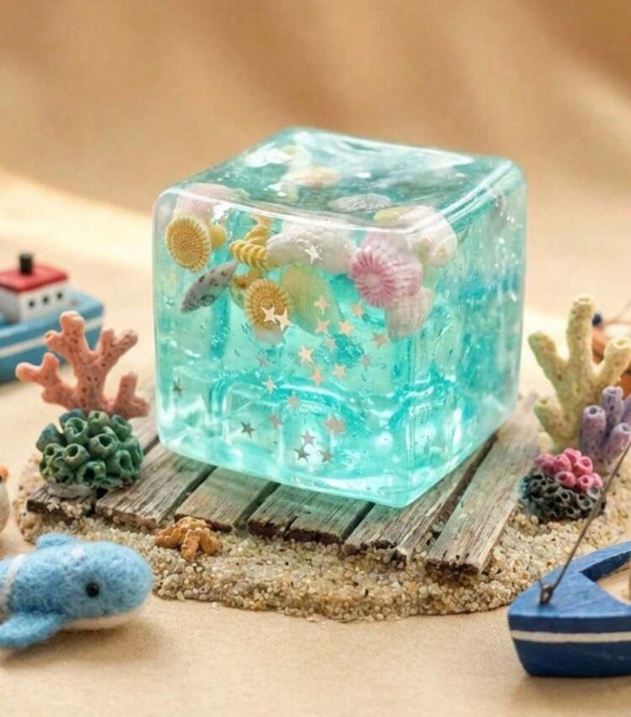 Glow in the dark beach seashell squishy
